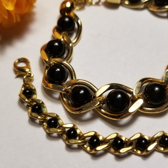 Pretty VTG Bracelets - Picture 3 of 5